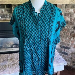 YASUKO Green/Teal and Black Geometric Women's Top. Floral contrast fabric.